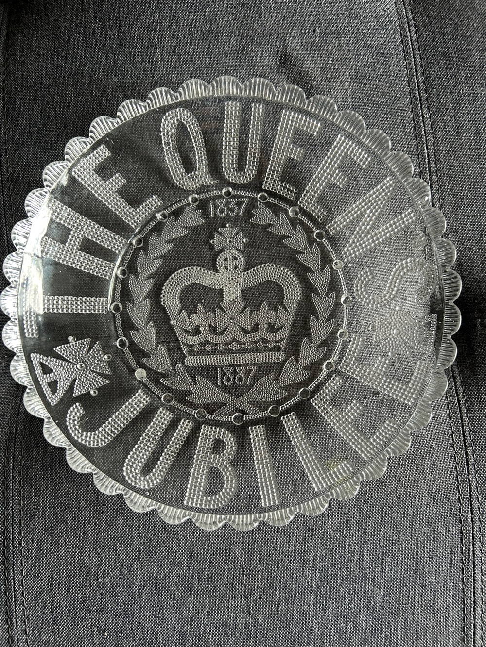 Glass 'The Queen's Jubilee' Decorative Plate - Clear